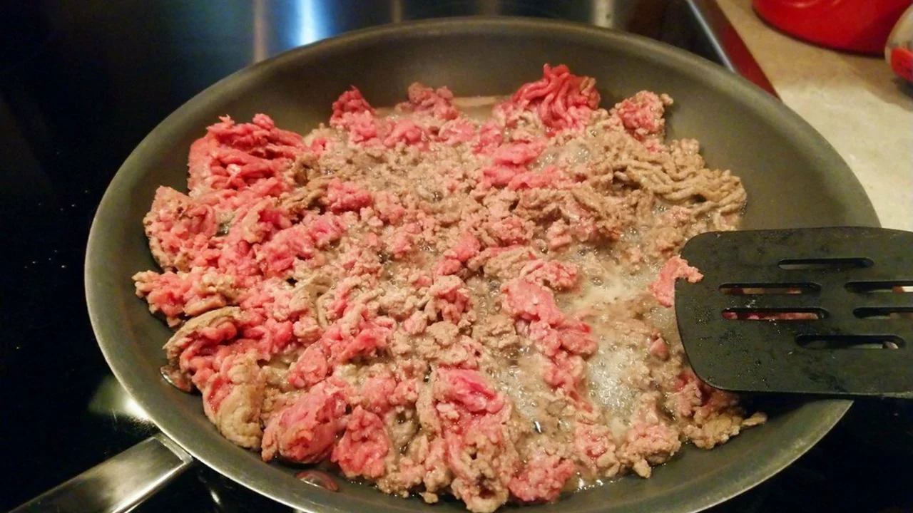 Is it okay to mix ground beef with ground pork for tacos?
